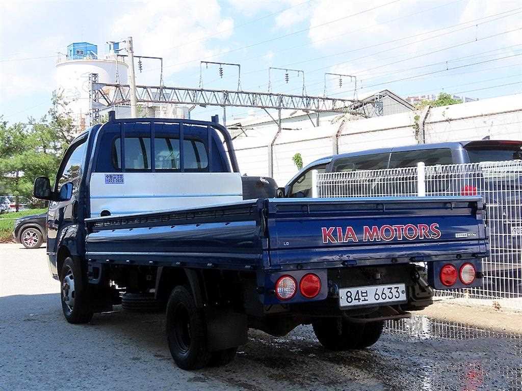 Small Truck Cargo (small) - Vista 3