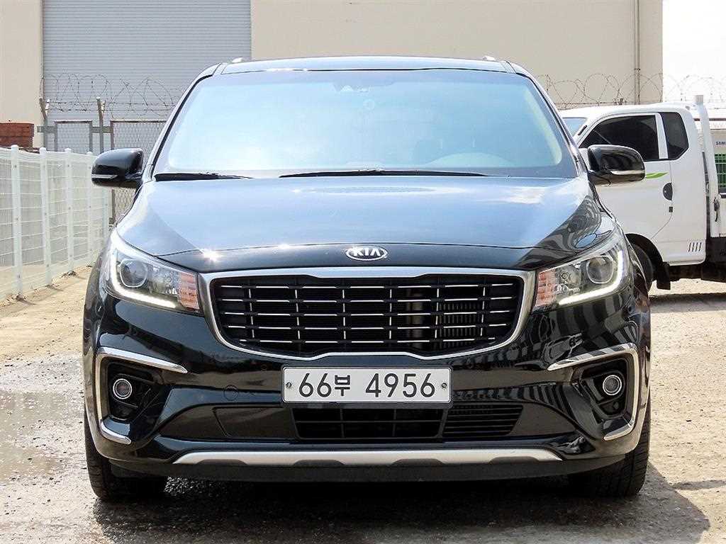 KIA Carnival 2019 Negro - Importación desde Corea - HF Imports Iquique - Foto 1