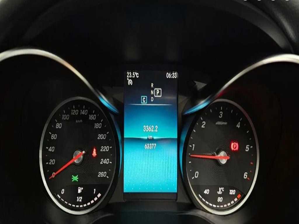 Mercedes Benz C Class - Vista 5