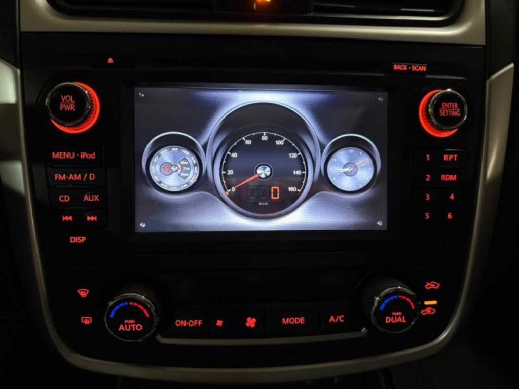 Nissan Altima - Vista 10