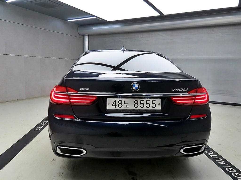 BMW 7 Series - Vista 3