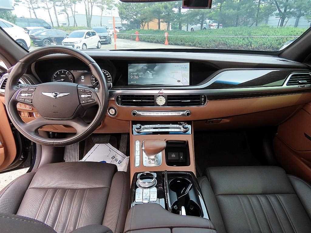 Genesis G90 - Vista 7