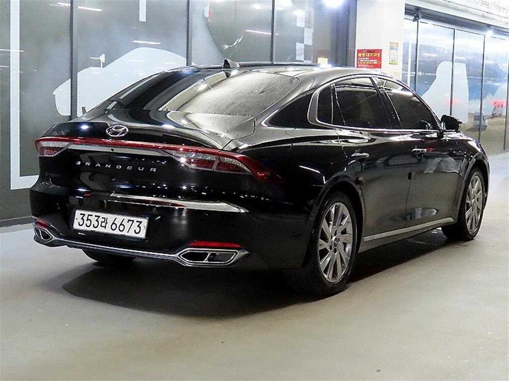HYUNDAI Grandeur - Vista 4