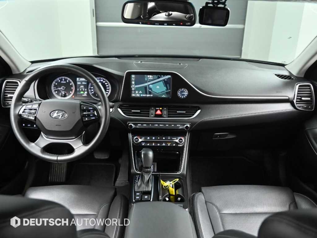 HYUNDAI Grandeur - Vista 7