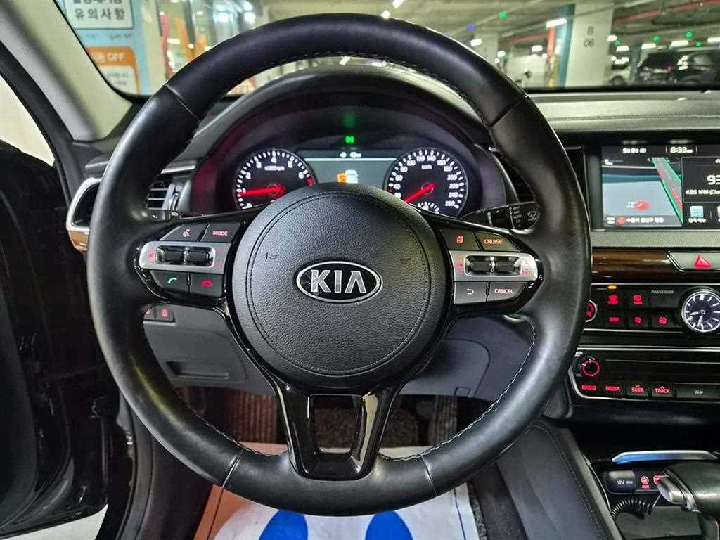 KIA K7 - Vista 8