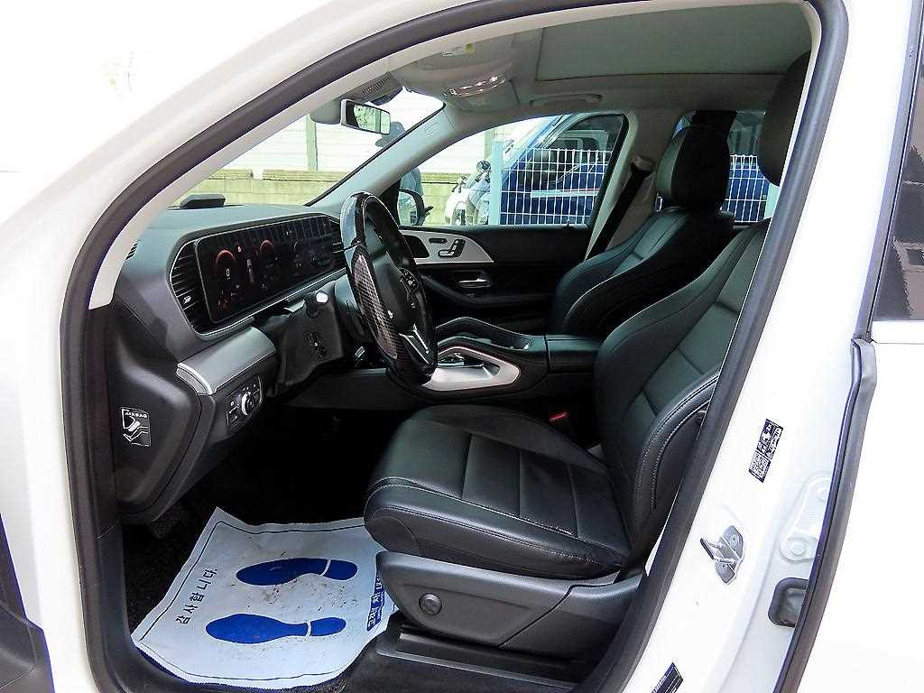 Mercedes Benz GLE Class - Vista 5
