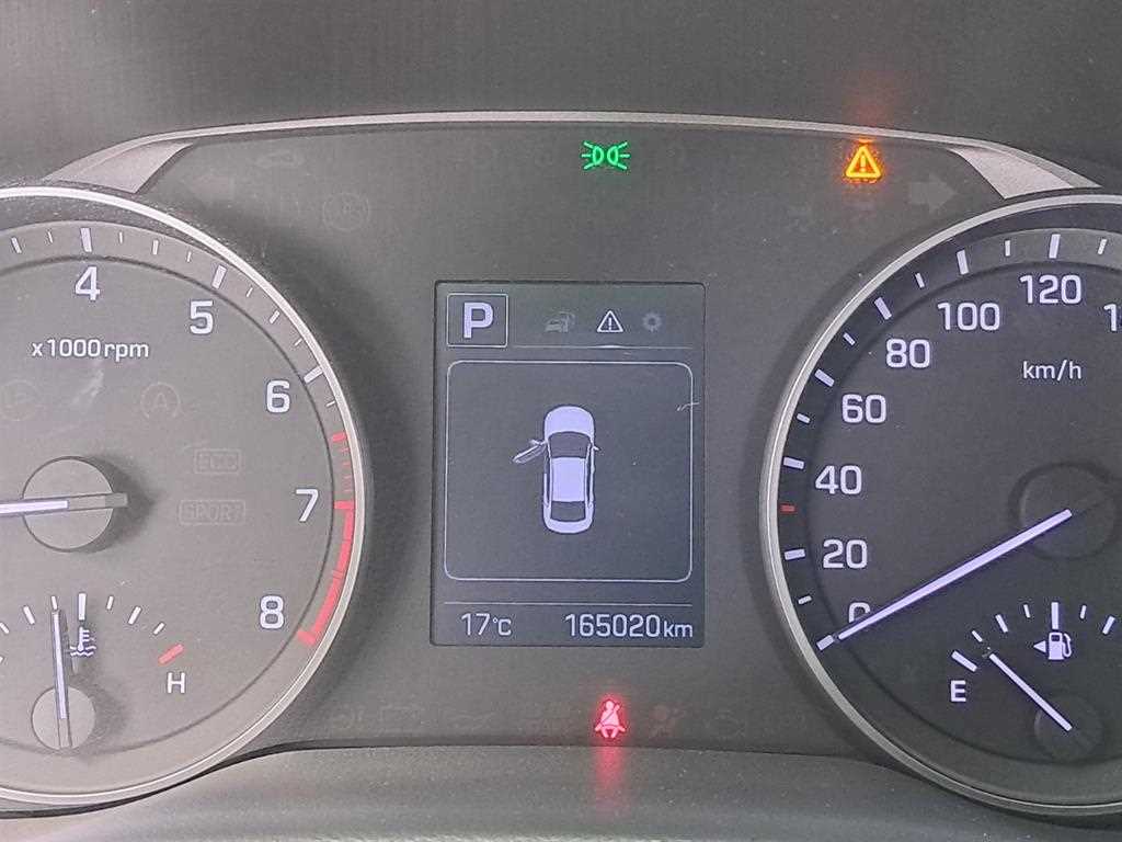 HYUNDAI Avante - Vista 8
