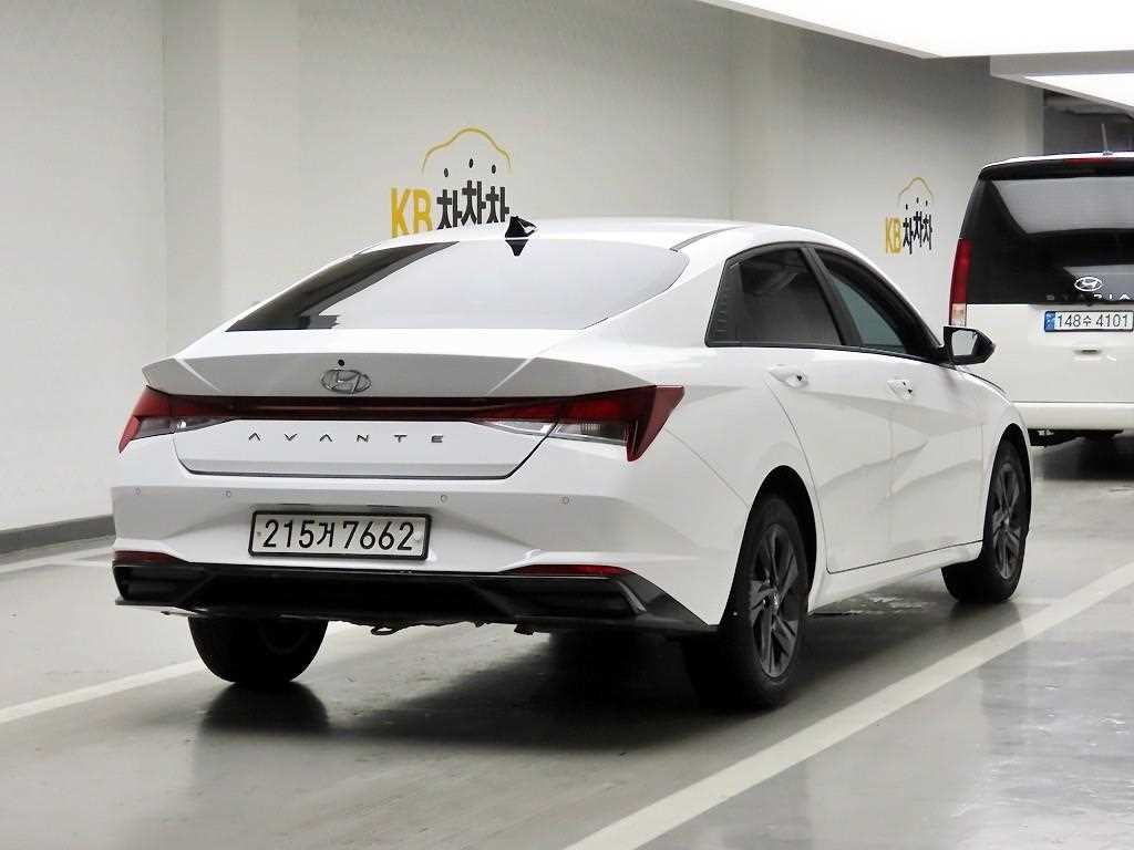 HYUNDAI Avante - Vista 4
