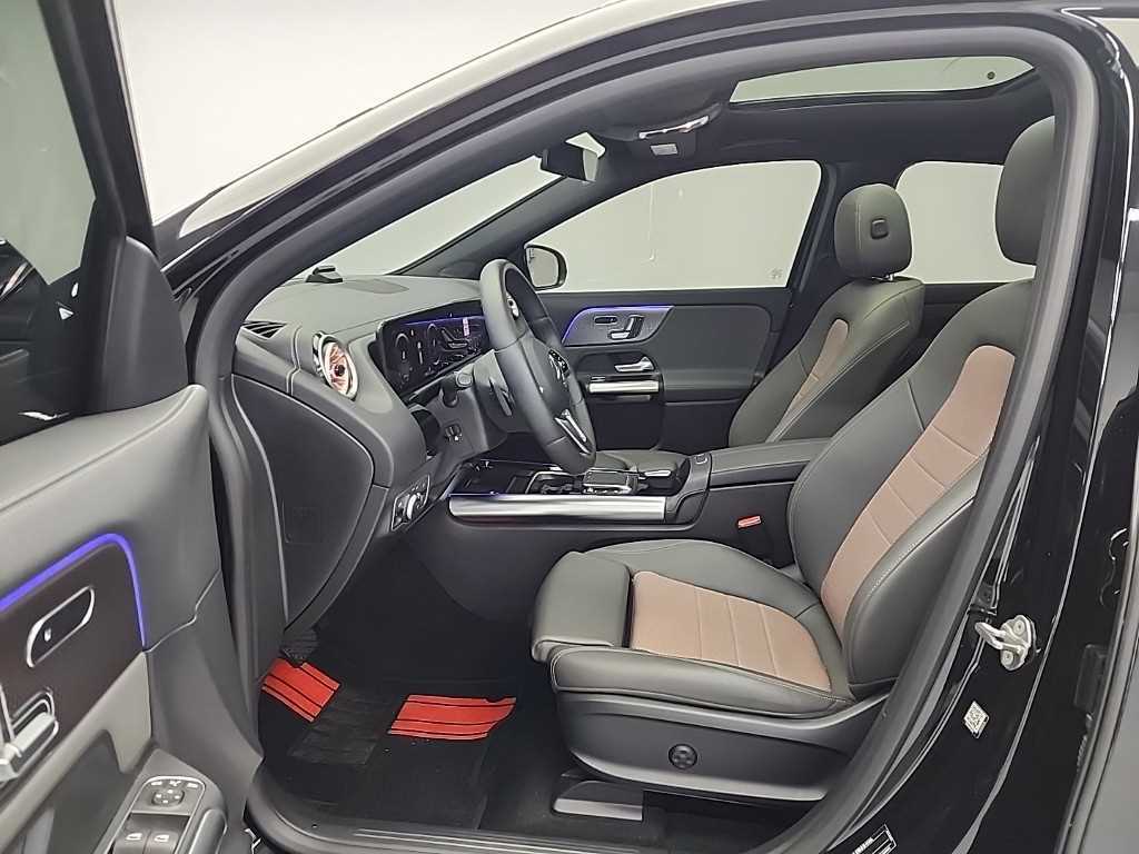 Mercedes Benz EQA - Vista 11