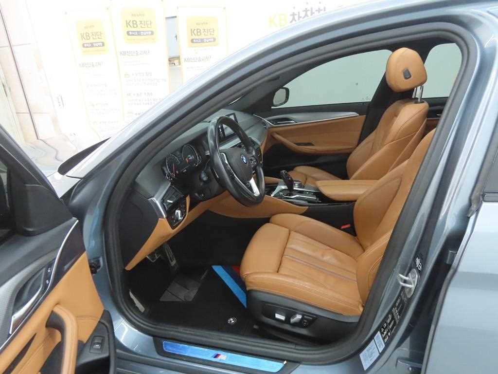 BMW 5 Series - Vista 5