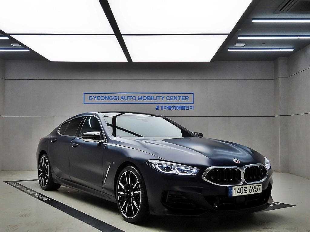 BMW 8 Series 2022 Azul - Importación desde Corea - HF Imports Iquique - Foto 1