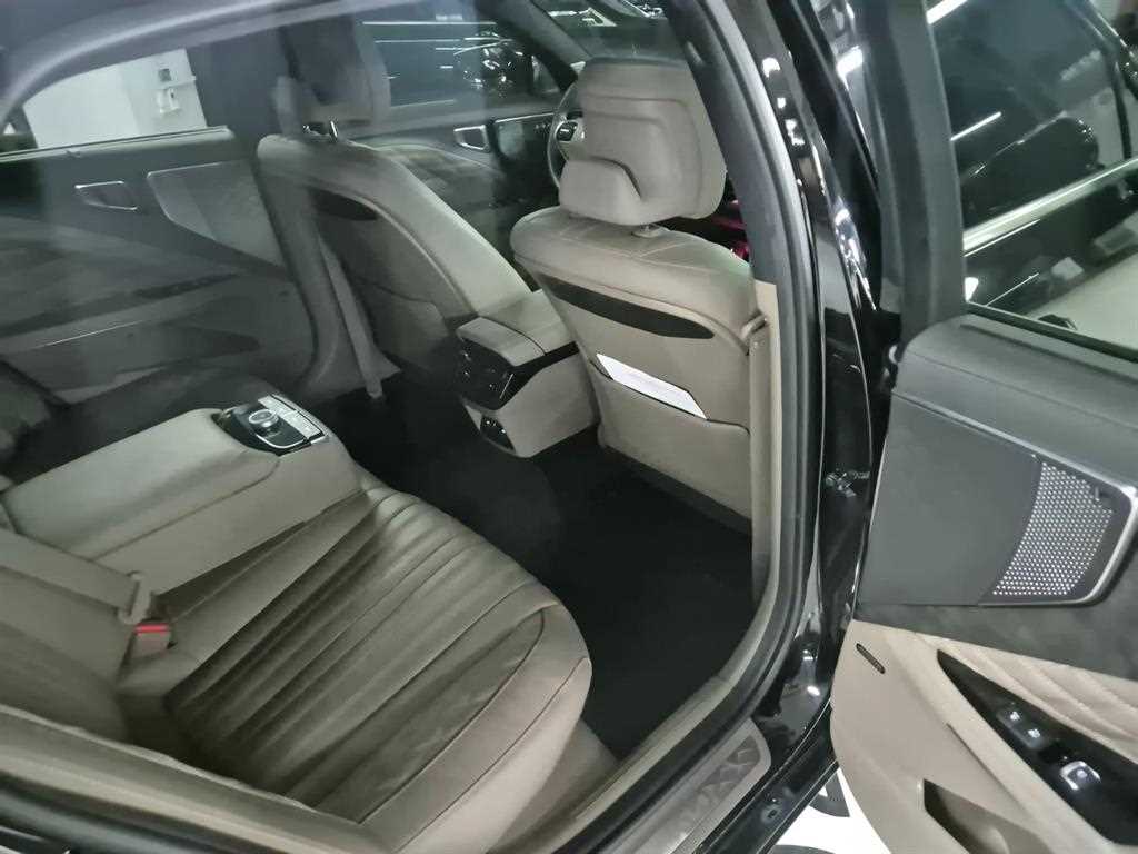 KIA K8 - Vista 12