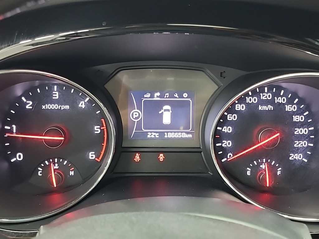 KIA Carnival - Vista 6