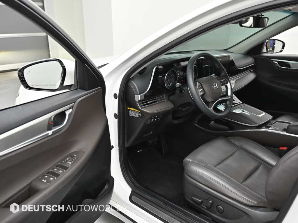 HYUNDAI Grandeur - Vista 11