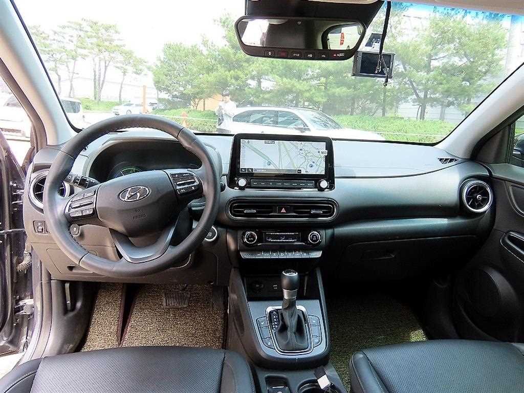 HYUNDAI Kona - Vista 7