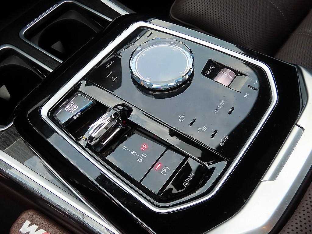BMW 7 Series - Vista 11