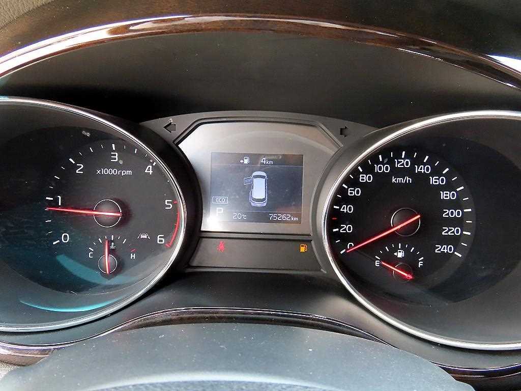 KIA Carnival - Vista 10