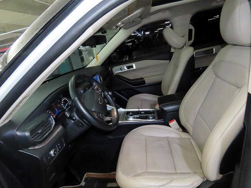 Ford Explorer - Vista 6