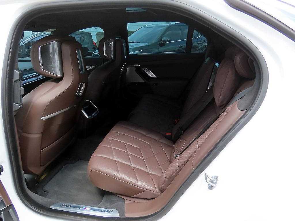 BMW 7 Series - Vista 6