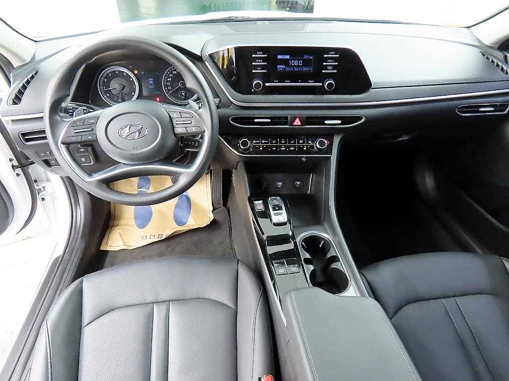 HYUNDAI Sonata - Vista 7