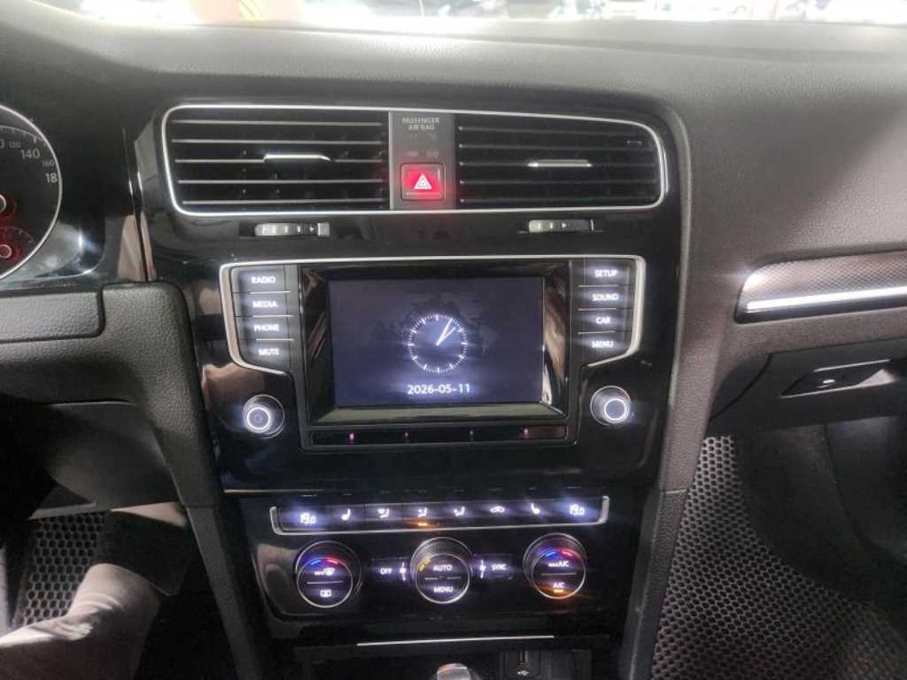 Volkswagen Golf - Vista 12
