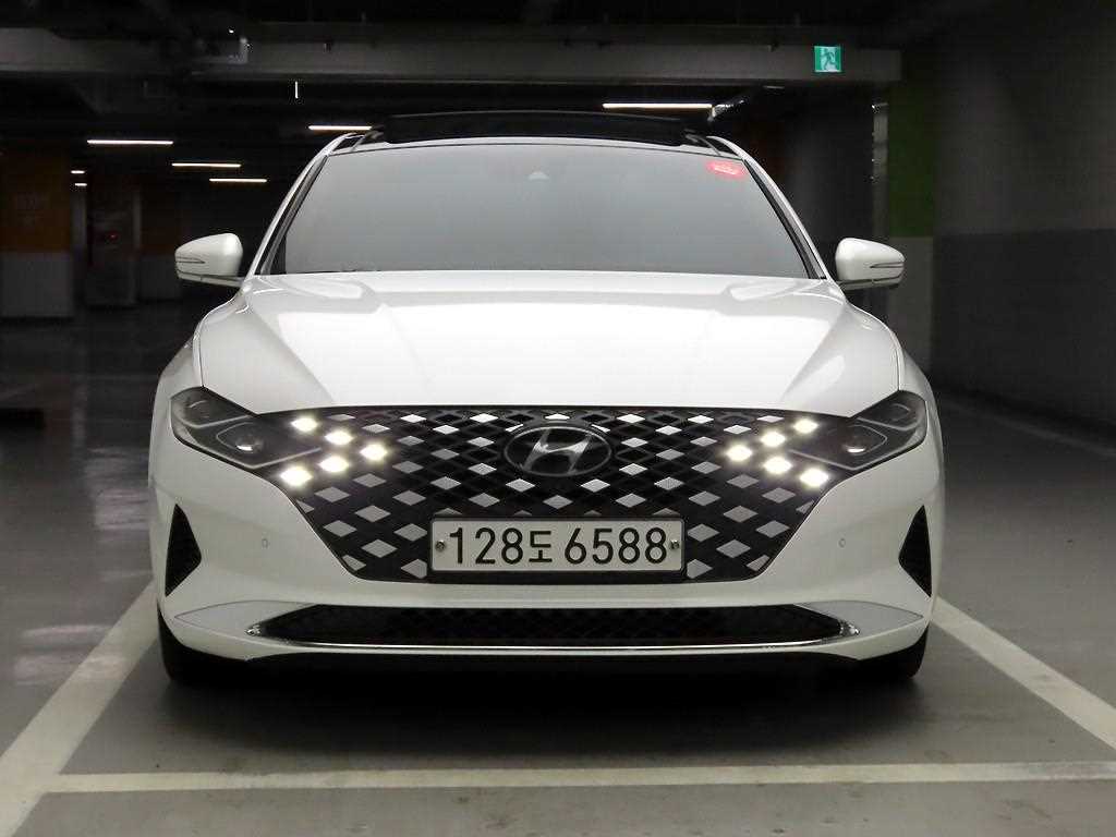 HYUNDAI Grandeur - Vista 2