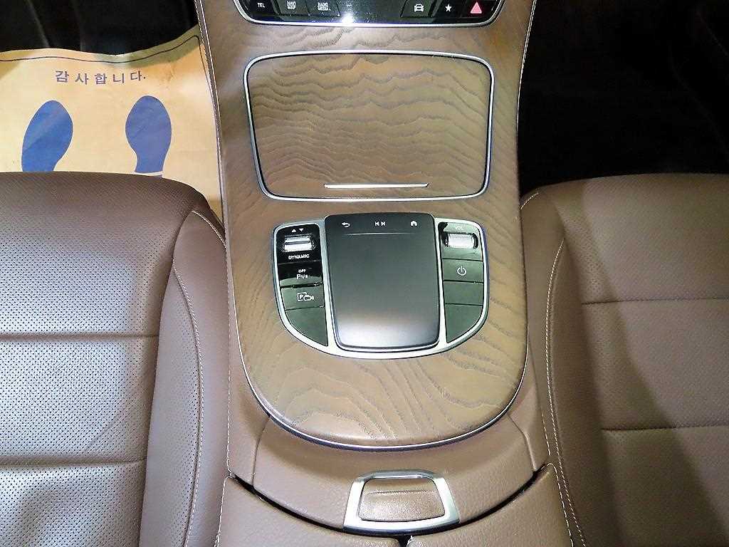 Mercedes Benz E class - Vista 2