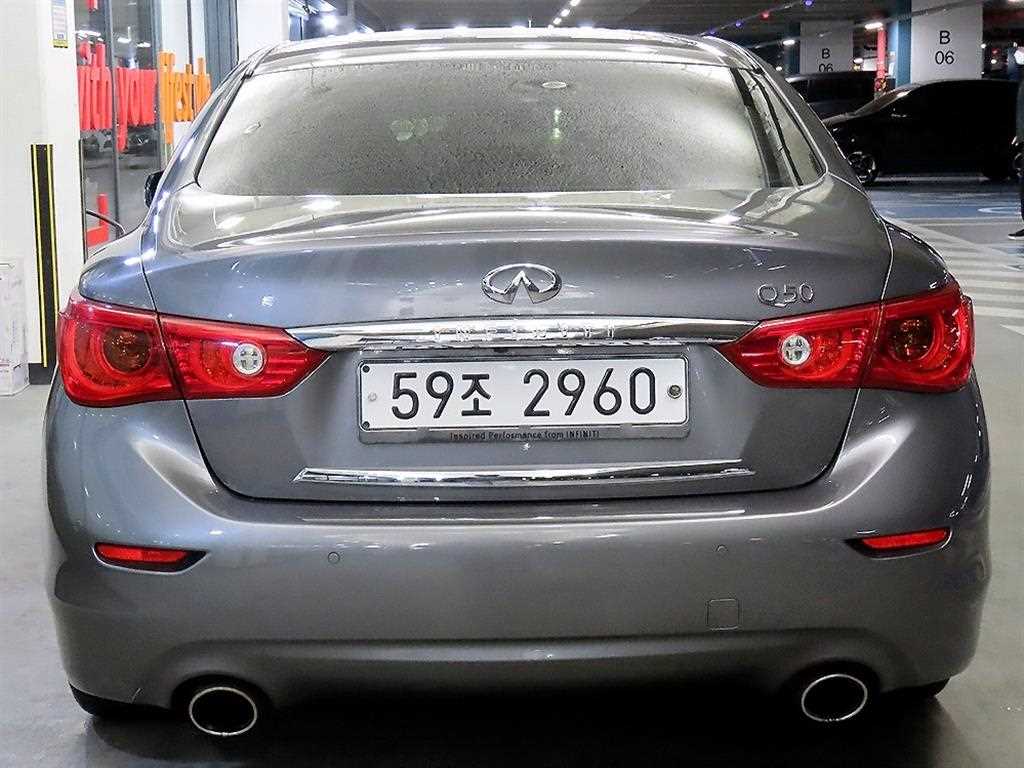 Infiniti Q - Vista 5