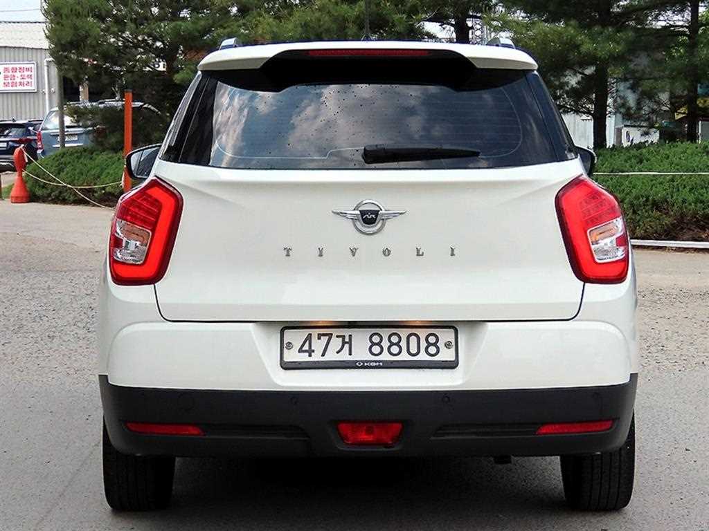 Ssangyong Tivoli - Vista 4