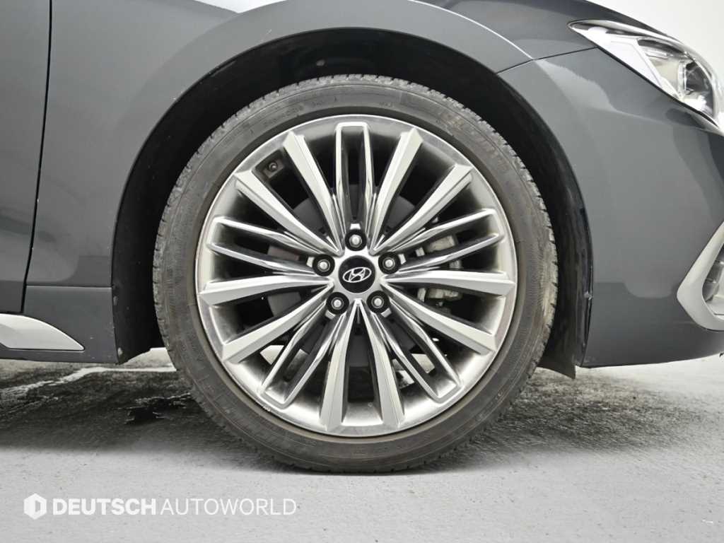 HYUNDAI Grandeur - Vista 5