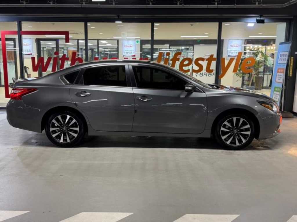 Nissan Altima - Vista 3