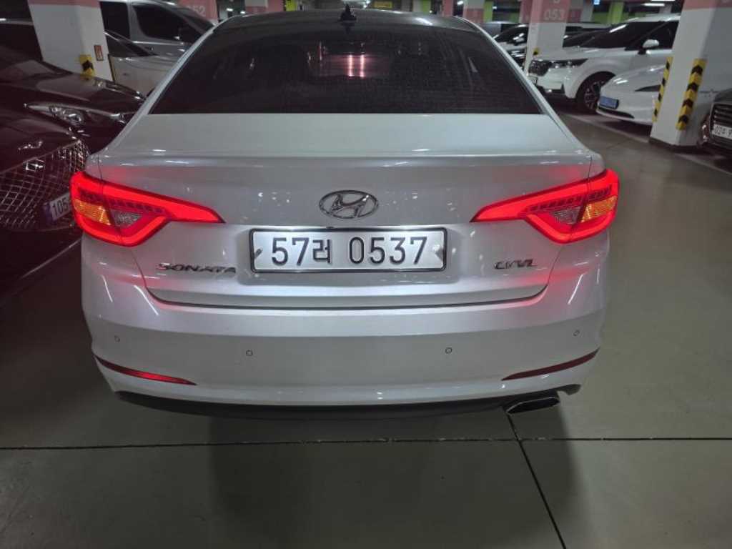 HYUNDAI Sonata - Vista 4