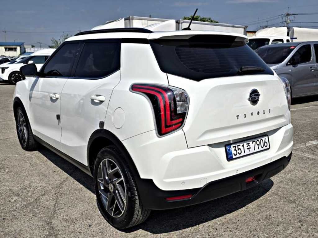 Ssangyong Tivoli - Vista 5