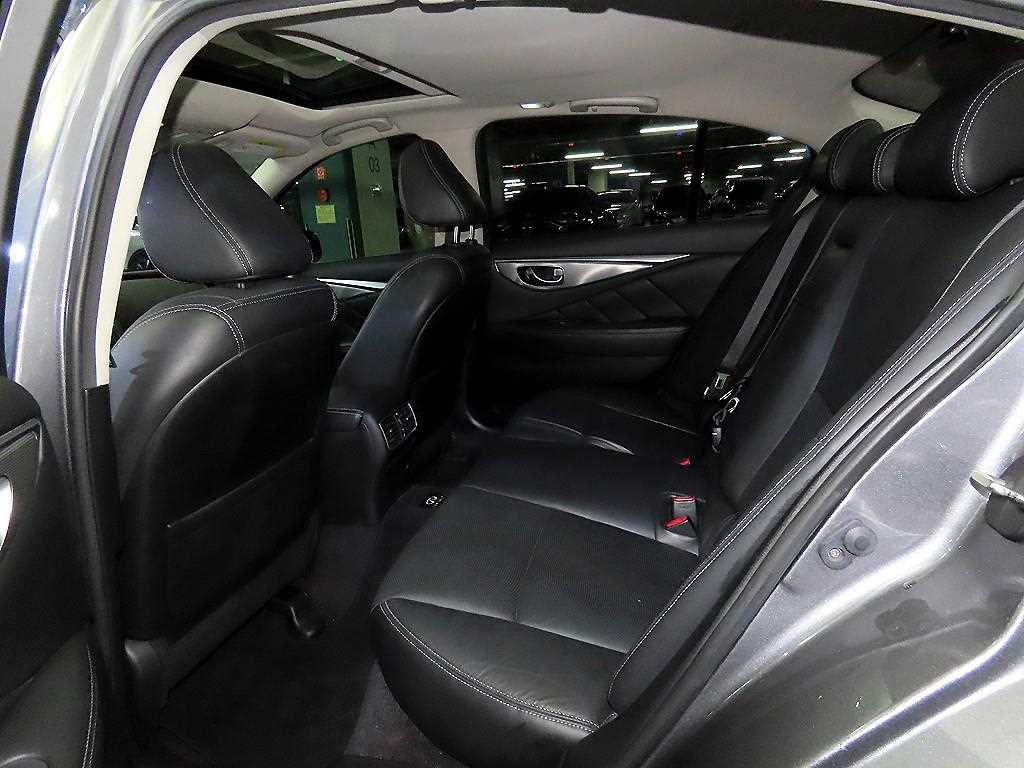 Infiniti Q - Vista 7