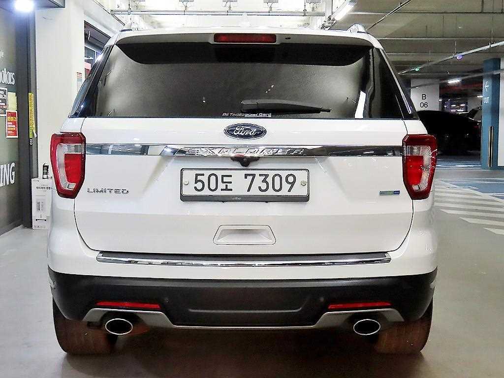 Ford Explorer - Vista 5