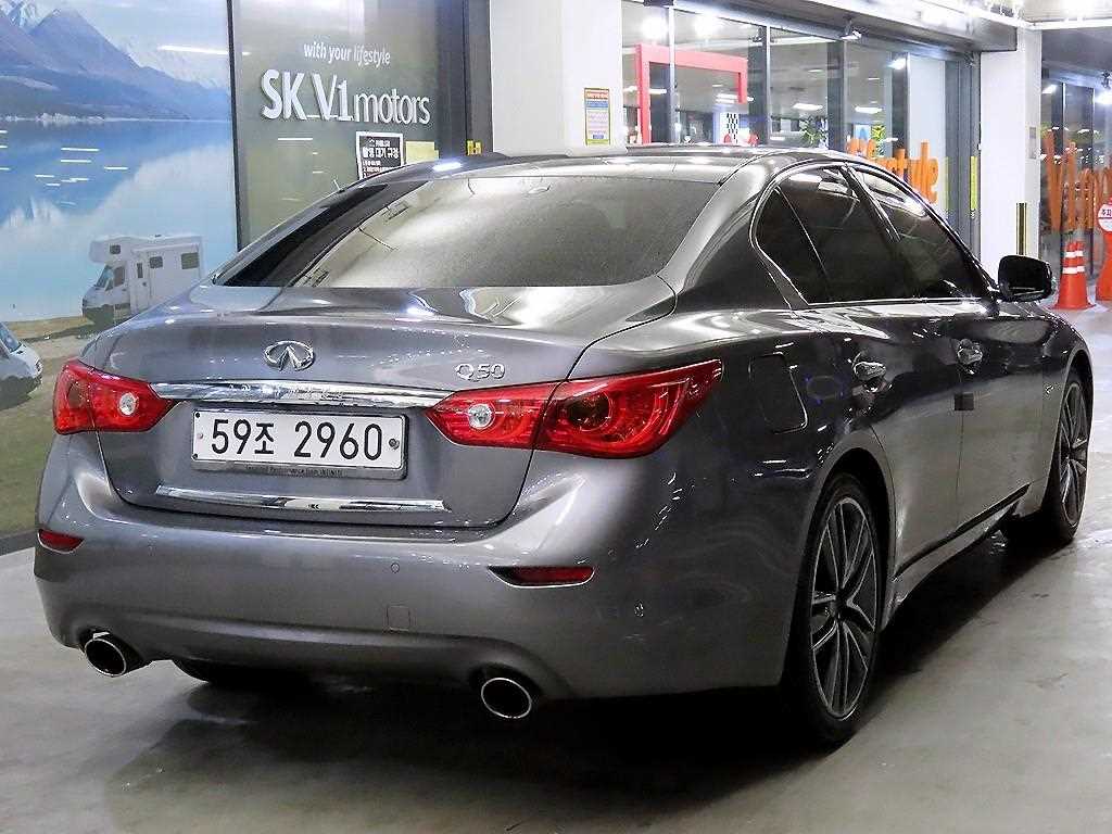 Infiniti Q - Vista 4