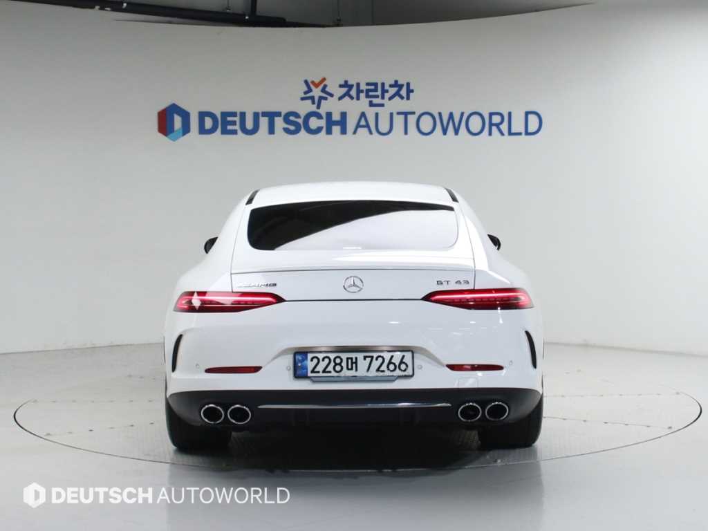 Mercedes Benz AMG GT - Vista 4