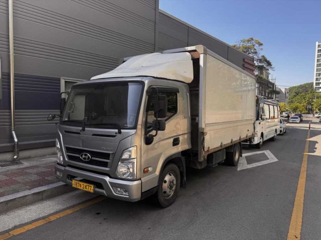 medium and large cargo truck 2015 Blanco - Importación desde Corea - HF Imports Iquique - Foto 1