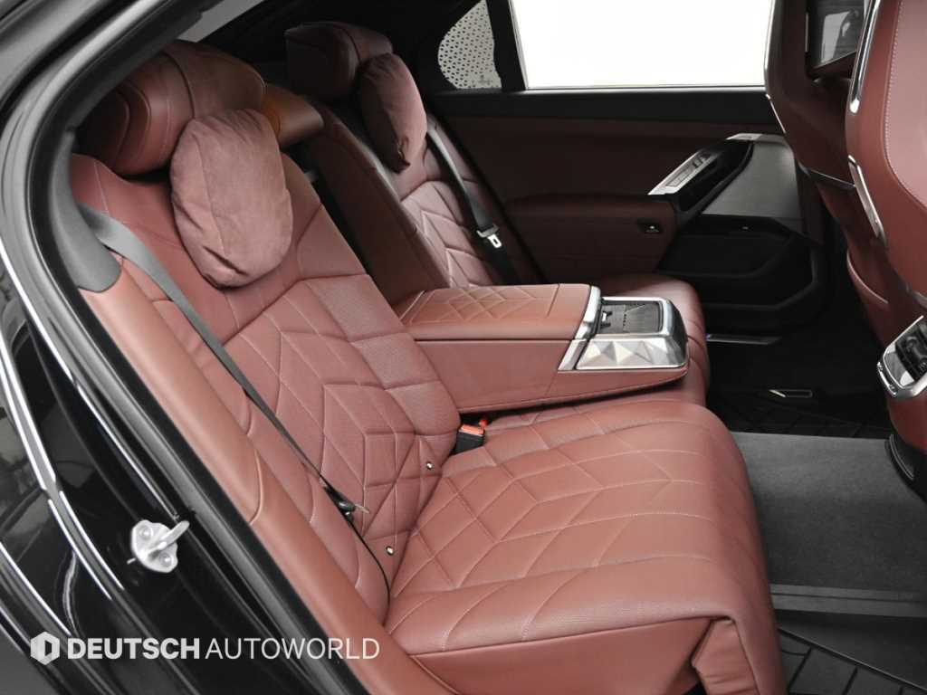 BMW 7 Series - Vista 12