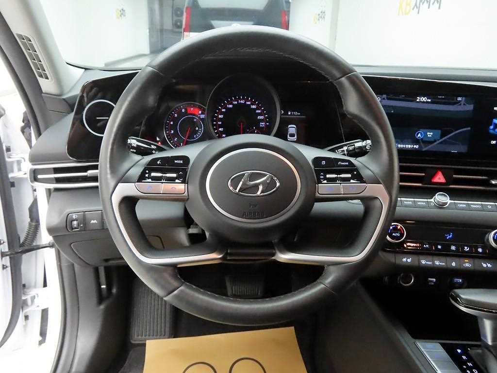 HYUNDAI Avante - Vista 8