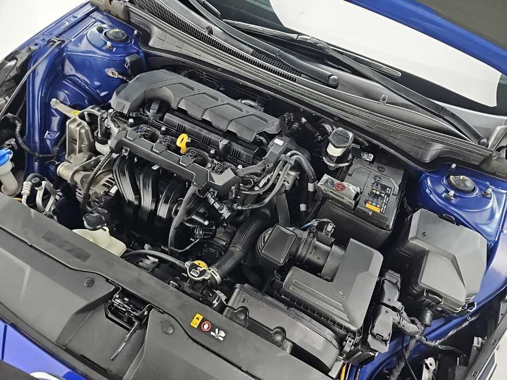 HYUNDAI Avante - Vista 5