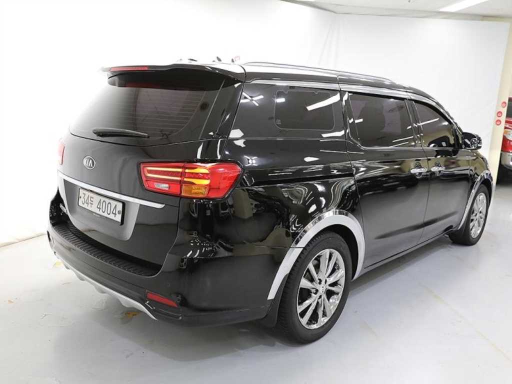 KIA Carnival - Vista 4