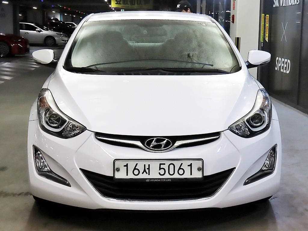 HYUNDAI Avante - Vista 2