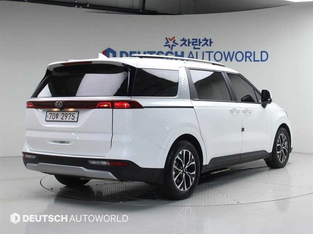 KIA Carnival - Vista 2