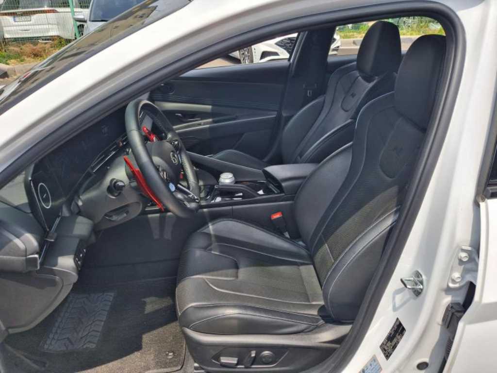 HYUNDAI Avante - Vista 6