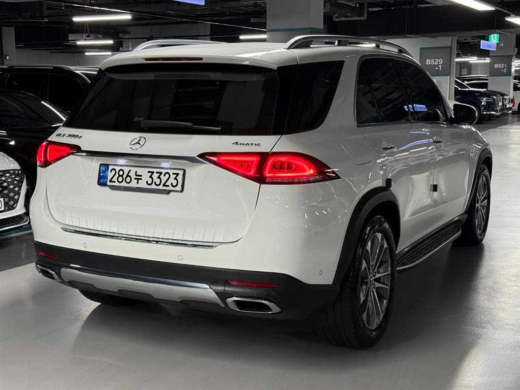 Mercedes Benz GLE Class - Vista 5