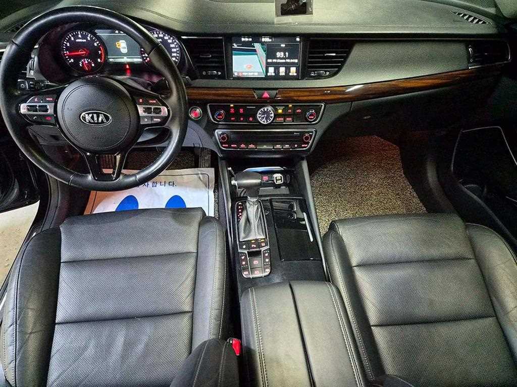 KIA K7 - Vista 10