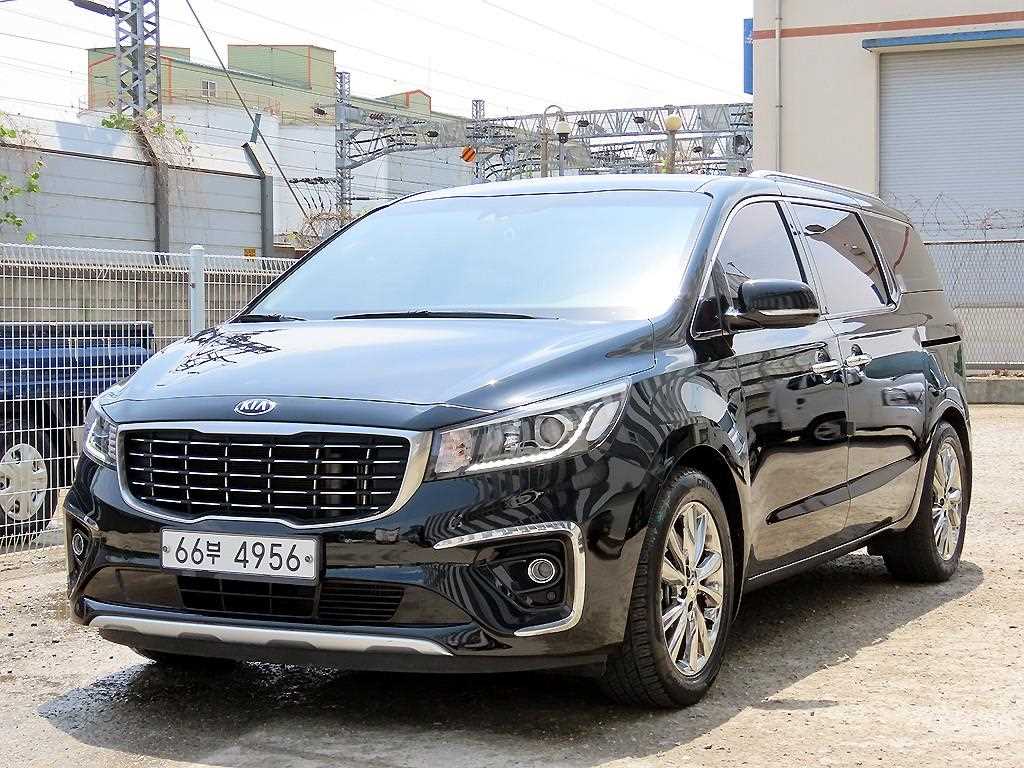 KIA Carnival - Vista 2