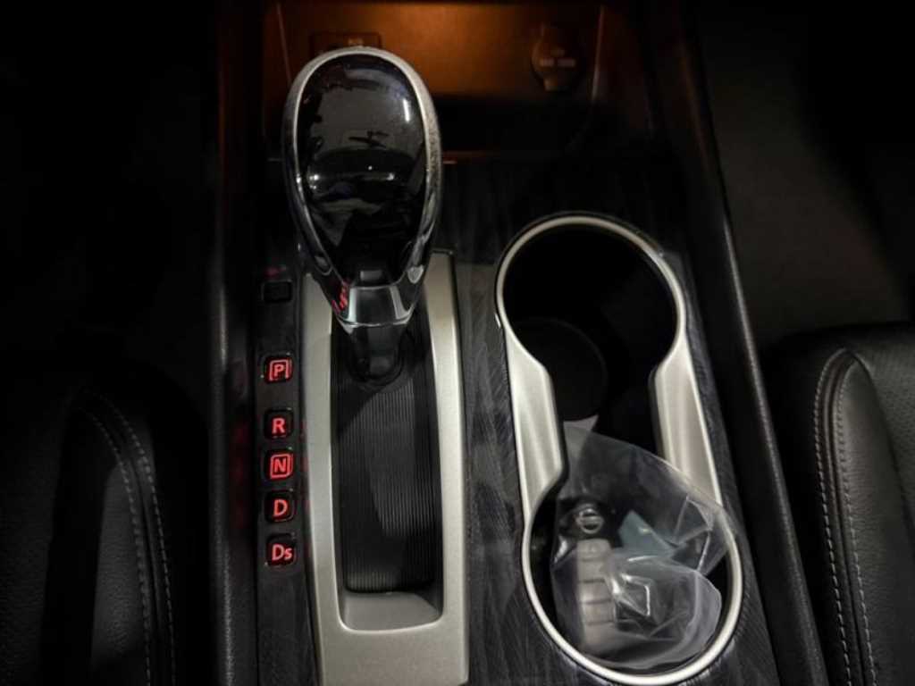 Nissan Altima - Vista 12