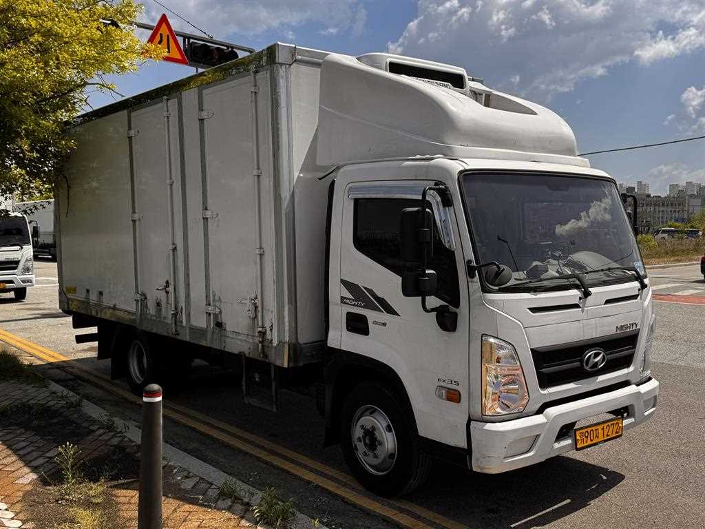 medium and large cargo truck - Vista 6